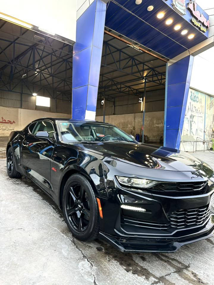 السلام عليكم 

للبيع كمارو ٢٠٢٣ ايكوبوست 
رقم بغداد الجديد 
ماشية ٥٠ الف كيلو 
مواصفات : شاشة، كراسي كهرباء، كامرة، بجم ss
الضرر جاملغ وبنيد جهة السايق وبيها تعديل بالشاصي 
محرك كير كفالة، تراي وين متحب 

بسعر مناسب تجي تفحص الكير المحرك تراي فقط 
سيارة حلوة ونظيفة. 
السعر ١١٥$
بغداد : ***********
