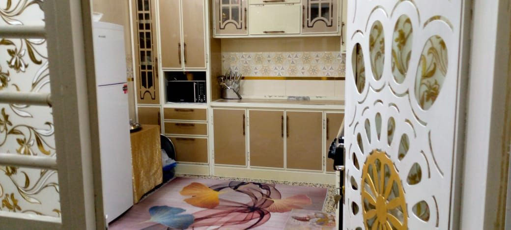 بيت للبيع  125  #طابوزراعي  مربع ( 10.5 * 11)

حي ميسان مقابل هيئة الزهراء 

بيت درجه اولى بناء مال جناي صب كونكريت

يحتوي على
غرفتين وصالة واستقبال ومطبخ
وصحيات داخلية وخارجية وطارمة 

السعر 95 مع المجال - يرهم مراوس ببيت بالصرف

للاستفسار ***********
