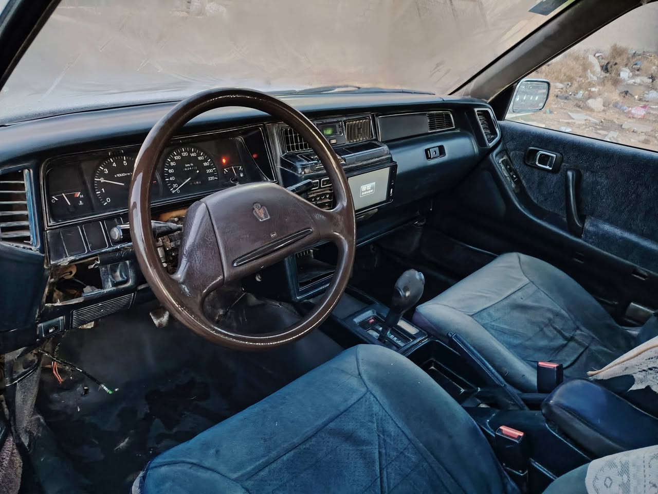 السلام عليكم كراون سوبر موديل ٩٠
السياره بجم ارنب رقم بغداد الجديد
السياره بيهه خلل كهربائي ابيع طافيه
العقل ضارب او الضفيره بيهه صوج
 جانت شغاله واني لعبت بيهه ويمكن ضرب العقل
السعر ٤٠ قفل بدون اي عمله
للاتصال ***********
