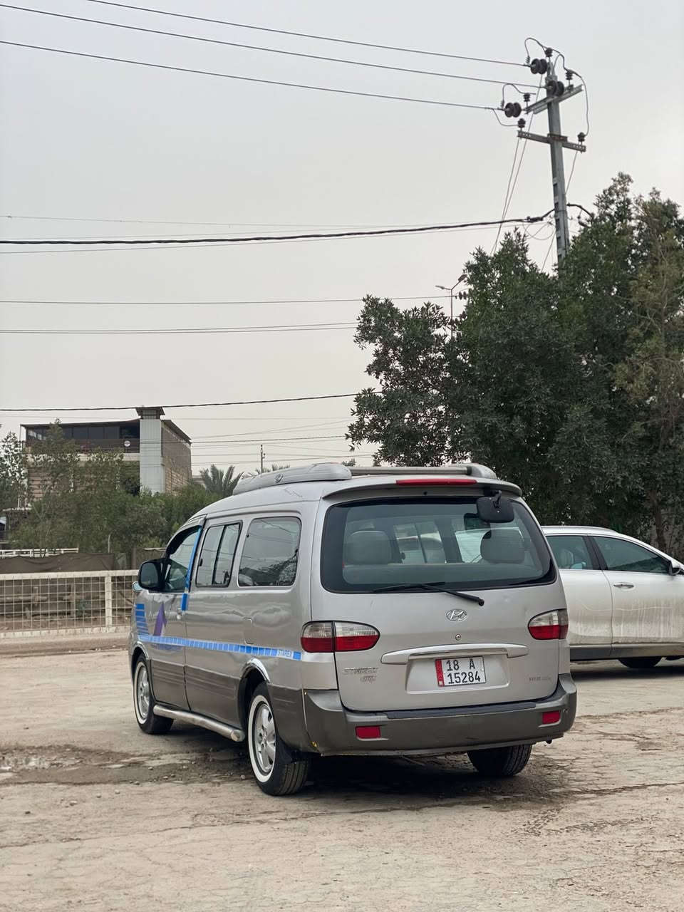 السلام عليكم ستاركس موديل 2007 اصل تكمه وسنويه رقم بابل إنكليزي شرط التحويل سنويه لغاية2028 مصفره هيئه ومرور 
مفتوح كير عادي مكينه وكير واكسل كفاله بشرط المكينه لاتنقيص ولاتبخيرر البدي كفاله من الحادث + رشات صبغ بسيطه 
الدواخل نضيفه بمعنى الكلمه دوشمه ارضيه وكشنات والتنته حداديتها منفوضه نفض ١٠٠٪؜
كهربائيات كلها شغاله سنتر لوك شغال  
تخم تايرات جديد ابو الخط 
السعر 80 وبيها مجال العنوان بابل الحله 
 ***********
***********
