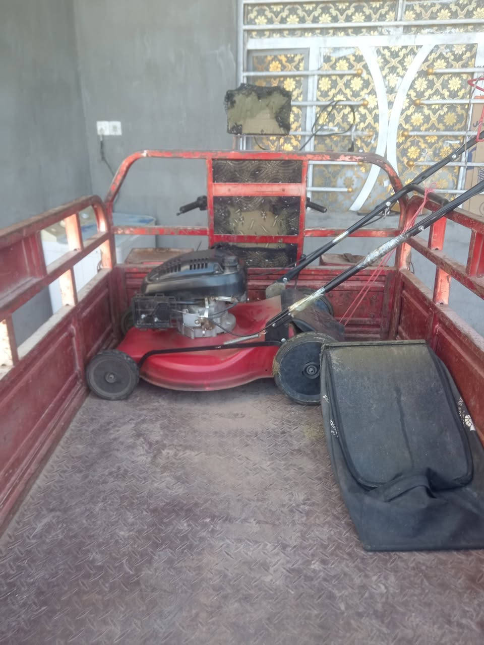 السلام عليكم يوجد مكينه كص حدايق عزيز بلد مدخل سته متواجد بكل المناطق بلد او مزارع  جويزرات رواشد اتصل تدلل  اجيك اللباب وترتيب وزرع كلشي موجود اتصل ***********
