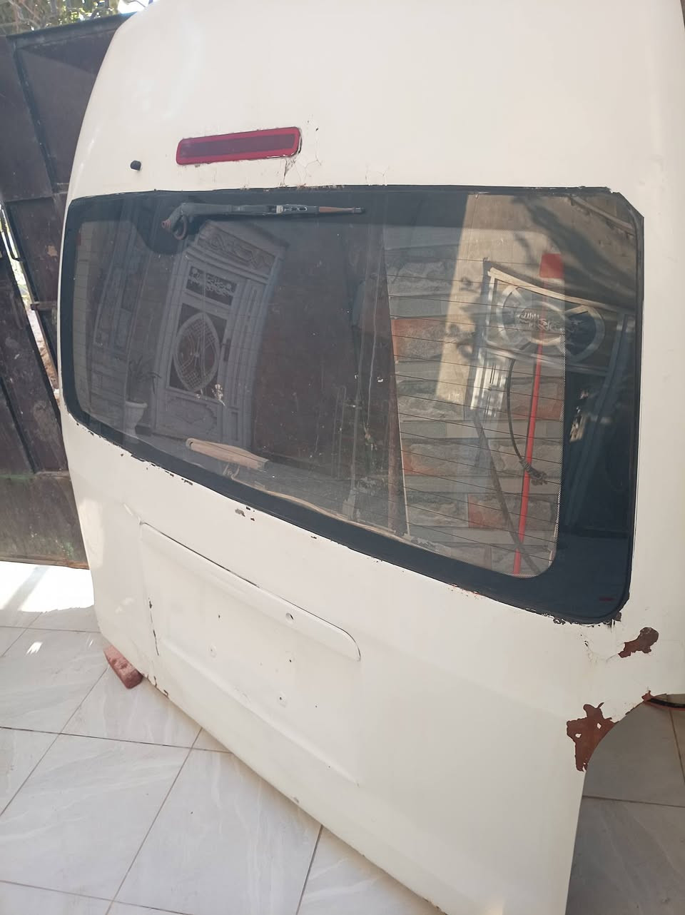 سلام عليكم باب جنطه للبيع جمبي H2 العاليه ١٤ كامل ماناقصه شي المكان ذي قار السعر ٢٥٠ الف وبي مجال  الاتصال على الرقم  ***********
