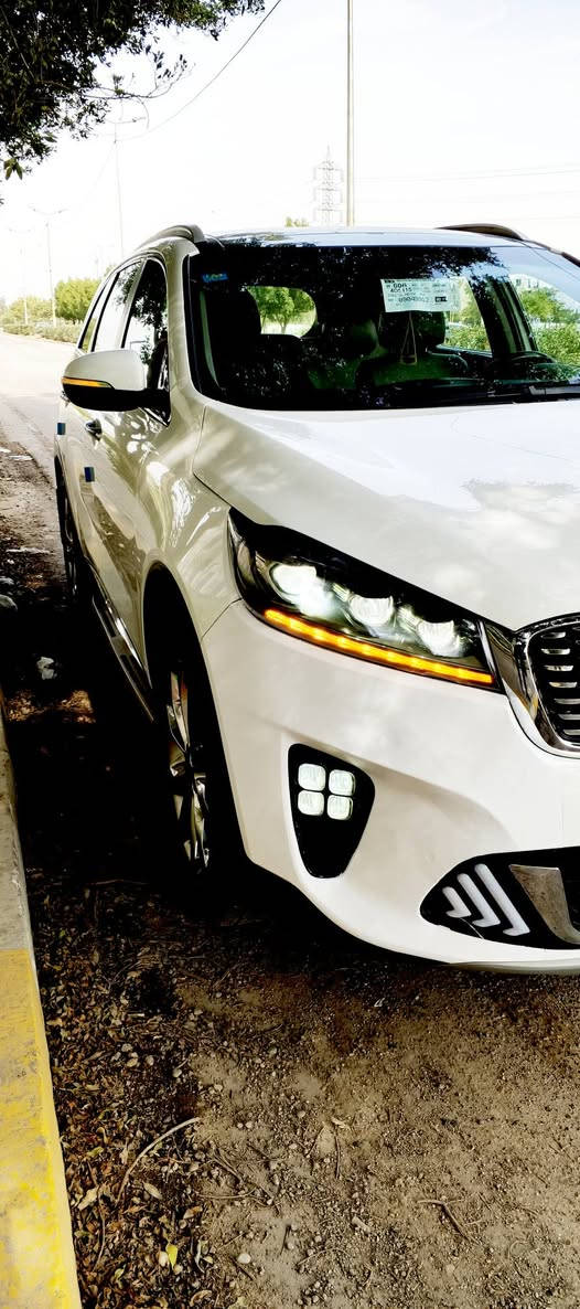 سورنتو 18 شكل العشرين خليجي بدون صبغ مكينة 6 سلندر 3500 كير 8 نمر مامفتوحات بلاد رقم بغداد هزة وسنوية ورقم كله جديد باسمي تحويل ثاني يوم  بانوراما بصمة تشغيل وبصمة ابواب جنطة كهرباء بجم زنون 3 عدسات دبل شباك لدي امامي وخلفي بردات خلفية وحساس امامي وخلفي  شاشة فول انترنت وتحكمات استيرن جهتين كشنات جلد و كهرباء اثنينهم ماشيية 70 مكفولة من الصبغ والتبديل بيهه مكانين بارد بسيط موضح بالسونار  مكان السيارة بغداد حي الجهاد سعر السيارة 238 ورقة بيع نقد فقط بدون مراوس الاتصال على *********** بغداد, العراق
