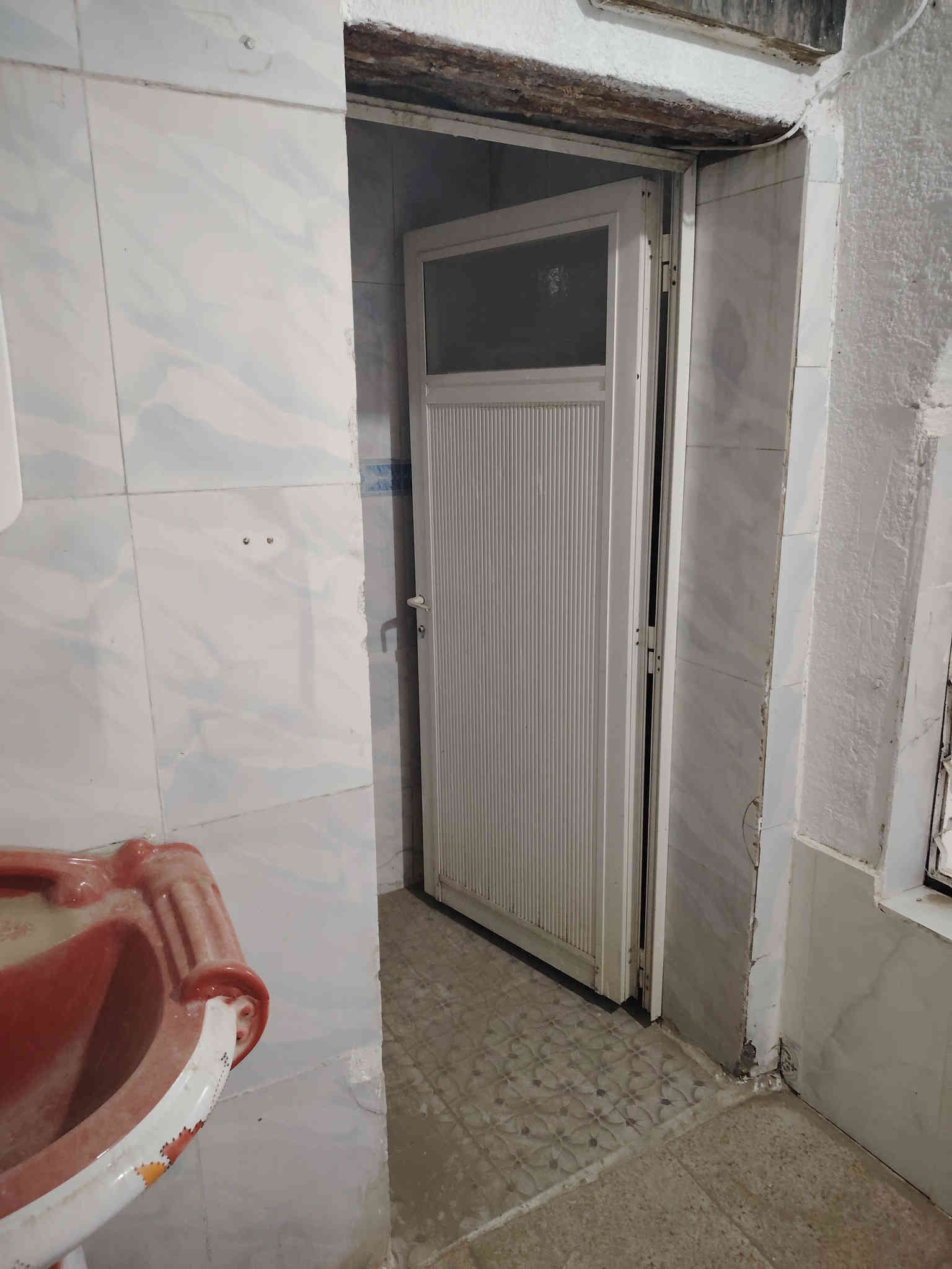 للبيع
بيت ١٠٠م امامي طابقين بناء نظيف  عكاده

سعر ١٥٥ بيه مجال قليل

يقع في صالحيه قرب مدرسة تبوك وقرب حسينة صاحب الزمان

داخل فرع عرض ١٠م

حاليا فارغ جاهز للسكن 

يحتوي طابق الأول على غرفه وصاله ومطبخ وصحيات داخليه وخارجيه واستقبال

طابق ثاني غرفتين فقط

موبايل للاستفسار ***********
