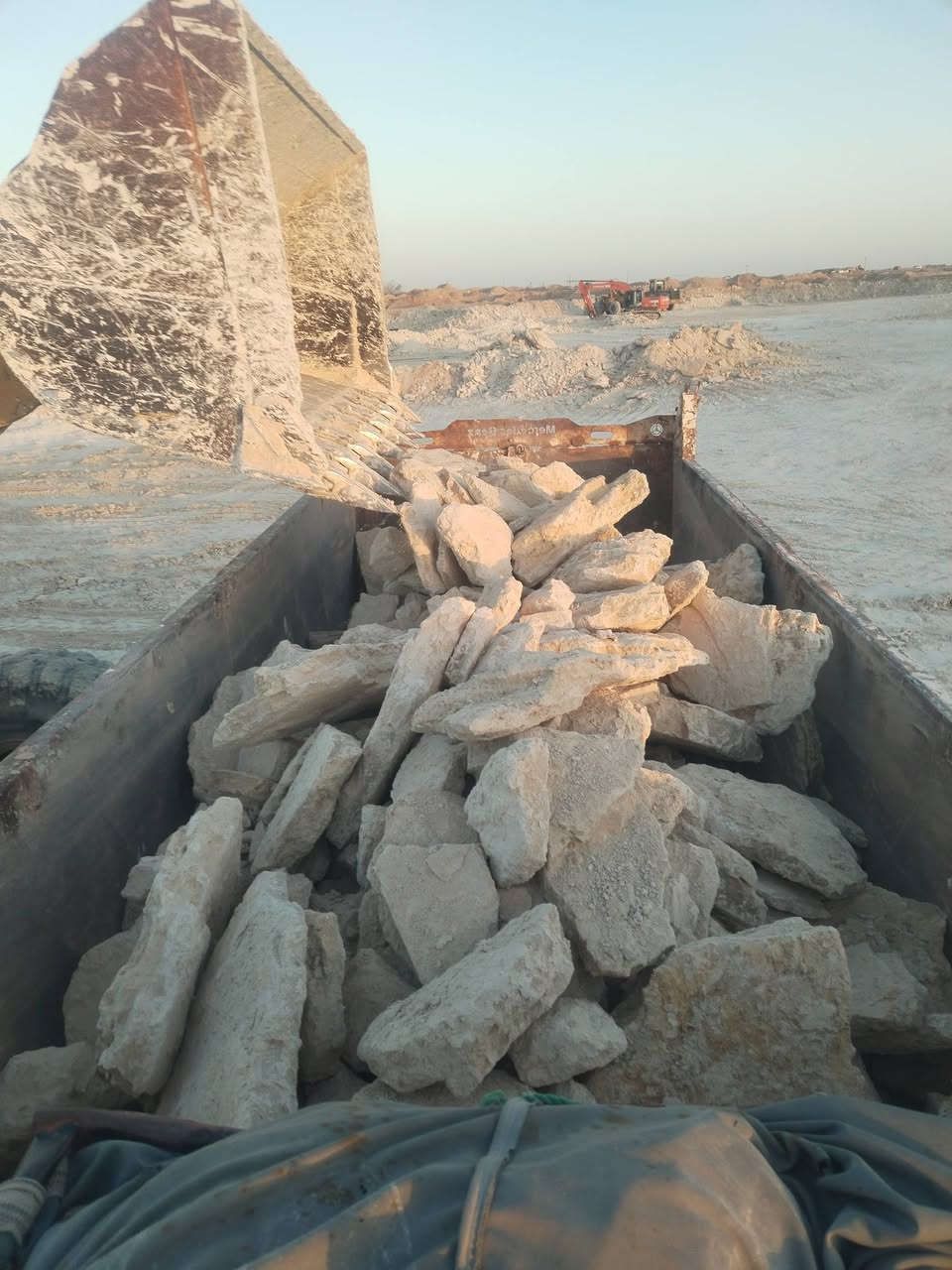 توصيل الحجر باسعار مناسبه *********** ابوحسن الجبوري
