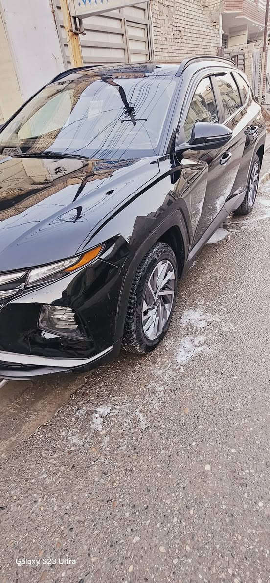 السلام عليكم 
 بيع او مراوس بتوسان موديل ٢٤ او ٢٥ لون أبيض تحديدا 

توسان وارد أمريكي حادث بسيط موديل  2023   
ماشية  34 الف مايل 
محرك 2500 GDi  
الحادث مرفوق بالصور 
السيارة فول ماعدا البنوراما والكشنات مخمل ومفصللها كشنات وارضية جلد 
بصمة عدد 2
شاشة كبيرة تدعم كار بلي 
سايد بريك بصمة
تدفئة تبريد قطعتين
تدفئة كشنات 
كشن السائق كهربائي 
تشغيل عن بعد 
صندوق كهرباء 
رادار خلفي وامامي 
كامرة خلفية دوارة 
انضمة قيادة 
 لايت زنون 
شاحن وايرلس 
ايرباك استيرن فقط
تحديد مسار 
اشاير بالمري 
اشارة ترحيب عند الاقتراب 
تو ويل المرغوب 
السيارة بأسمي تحويل ثاني يوم للمشتري
 السعر  198 ورقة وبيها مجال 
المكان بغداد 
الإتصال على هذا الرقم ***********
