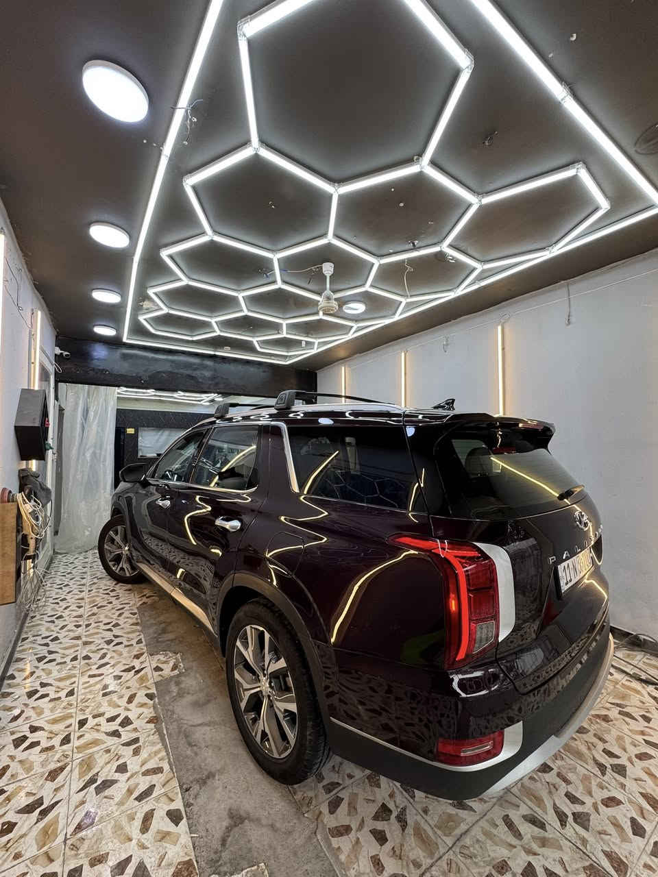 🚗 للبيع هيونداي باليسايد 2022 – SEL
المواصفات:

 • محرك V6 بنزين 3.8L

 • قير أوتوماتيك 8 سرعات

 • دفع أمامي

 • فتحة سقف

 • دخول ذكي + تشغيل بصمه

     •جنطه كهرباء

 • كراسي جلد

     •كراسي وسطيه منفصله(vip)

     •كراسي خلفيه كهرباء

 • تحكم كهرباء بالمقاعد

     •تدفئه كشنات+ستيرن

 • شاشة وسط كبيره

 • كاميرا خلفية

 • حساسات أمام وخلف

     •رادار امامي+ خلفي+جانبي

 • تحكم بالمقود

     •مثبت سرعه تفاعلي

 • مكيف أمامي وخلفي

 • ويل المنيوم حجم 20

     •بردات خلفيه

 • أنظمة أمان (ABS – Traction – Airbags)

الممشى: 47 ألف ميل

الحالة:

 • السيارة نظيفة وتعمل بشكل ممتاز

 • حادث سابق قطعتين: باب السائق + باب خلف السائق فقط

     •اريباك برده+كشن مبدلات وراجعات سستم واحد

 

الموديل: 2022

الفئة: SEL

💰 السعر: (27000$)

📍 الموقع: (بغداد-السيديه)

📞 للتواصل: (***********)
