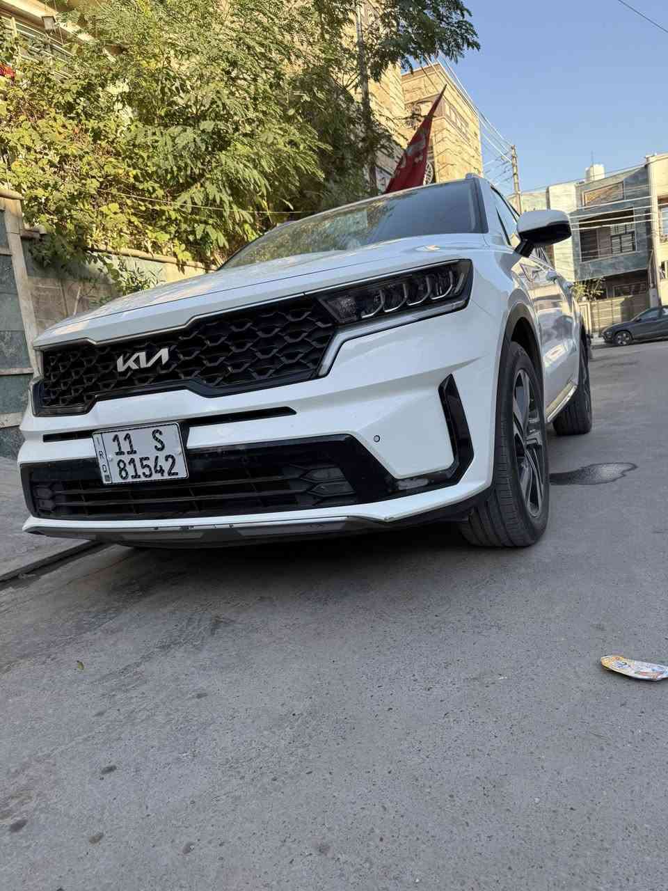 السلام عليكم عندي كيا سورنتو موديل 2022خليجي        محرك 4 اسلندر 2500 مال شركة الدولية
رقم بغداد بسمي 
ماشية 109 الف
تبديلات الدهن و الفلاتر وجميع الصيانات الدورية في الشركة
(المواصفات)
7 راكب
3قطع تبريد
بصمة تشغيل + ابواب
صندوق كهربائي
كشن كهرباء 
ترحيب عند الاقتراب
فتح الجنطة تلقائي عند التوقف قرب الصندوق
انارة كحيطة متعددة الألوان 
شاشة كبيرة 
4وضعيات قيادة
مانع انزلاق
مانع انحدار
حساسات امامي خلفي جانبي 
كاميرا خلفية 
اشاير مري+ مري شفط
فول تحكم استيرن
لايت اربع عدسات 
كتاب ضمان الشركة موجود
السيارة احلى من الصور بهواي 

بعد بيها مواصفات كلش اهواي ما عدا البنورامة
ملاحضة (السيارة بيها بارد جداً جداً قليل الباب العكس السايق  او رصعه  الباب البصفه موضح ب البصور )عدا هذا الاشياء مكفوله و السونار مالها موضح 
…….:
مكان السيارة بغداد السعر 263بيها مجال بسيط انشالله
.. 
رقم الهاتف ***********
