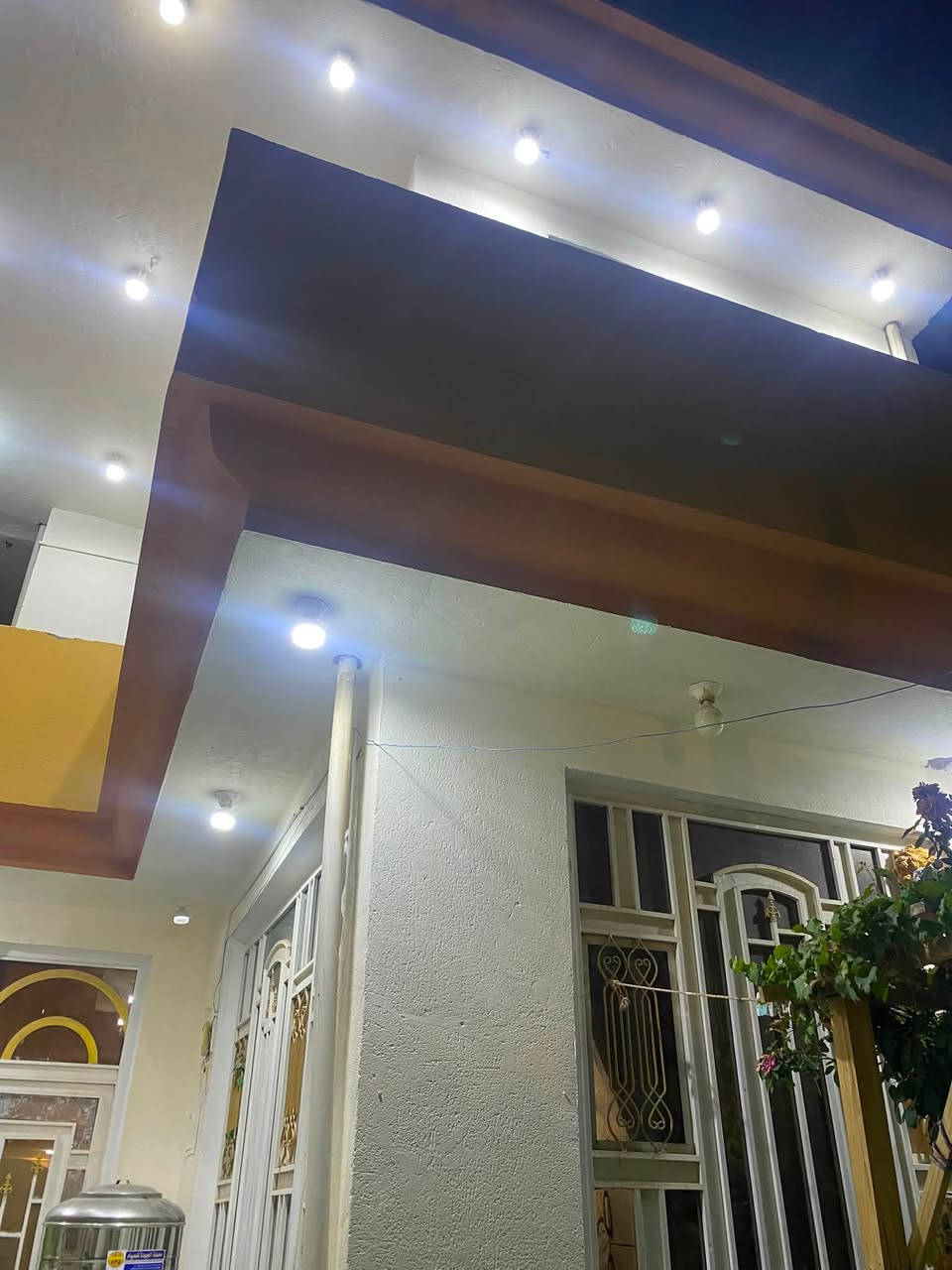 بيت للبيع طابقين طابو صرف تحويل مباشر 🏘️

الموقع حي الامير خلف بيت القاضي استاذ سامي 

مساحة البيت 150 م

يتكون البيت من حديقه وطرمه ومطبخ وصاله واستقبال وصحيات داخليه الطابق الارضي .

الطابق الثاني يحتوي عله غرفتين نوم 

للاستفسار   ***********

‏
