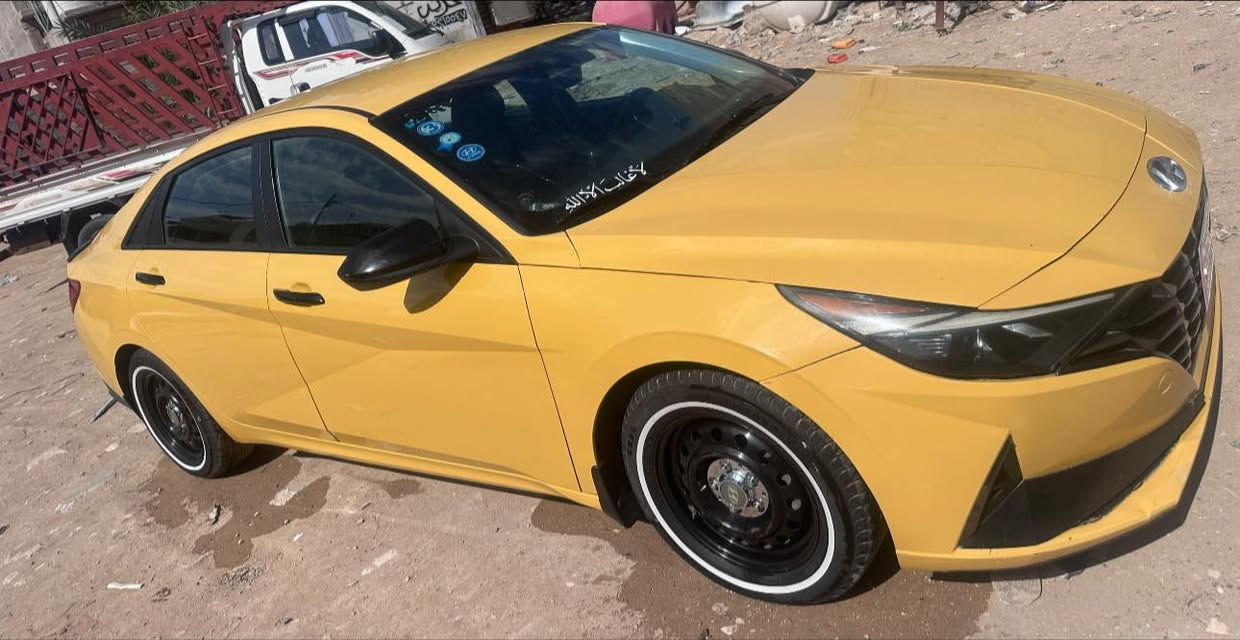 السلام عليكم.
النترا مديل ٢٠٢٢وارد امريكي لبيل واحد  ماعد البنيد مبدل 
مكينه ٢٠٠٠دوش برغي ما مفتوح بيها كير محور ATصار شهر  من حوّرتها بعد بضمان 
منظومة غاز 
منظومة زنون عالي وناصي
دوشمة عامة ارضيه وسقف وكشنات وتكم 
بصمه +بصمة ابواب 
رادارات امامي خلفي جانبي 
مثبت سرعه 
قياده ذاتيه 
تحديد مسار 
تبريد ثلج ❄️ 
تدفئه 
حداديه جديده 
تخم تاير 
رقم بغداد مصفره من كلشي عقد مروري بسم المشتري 
سياره شخط مابيها صافيه زلال الف ما تصرف عليها كبل للشارع 
مال جناي 
السعر 155وبيها مجال 

مكان السيارة كربلاء 
لاستفسار (***********)
