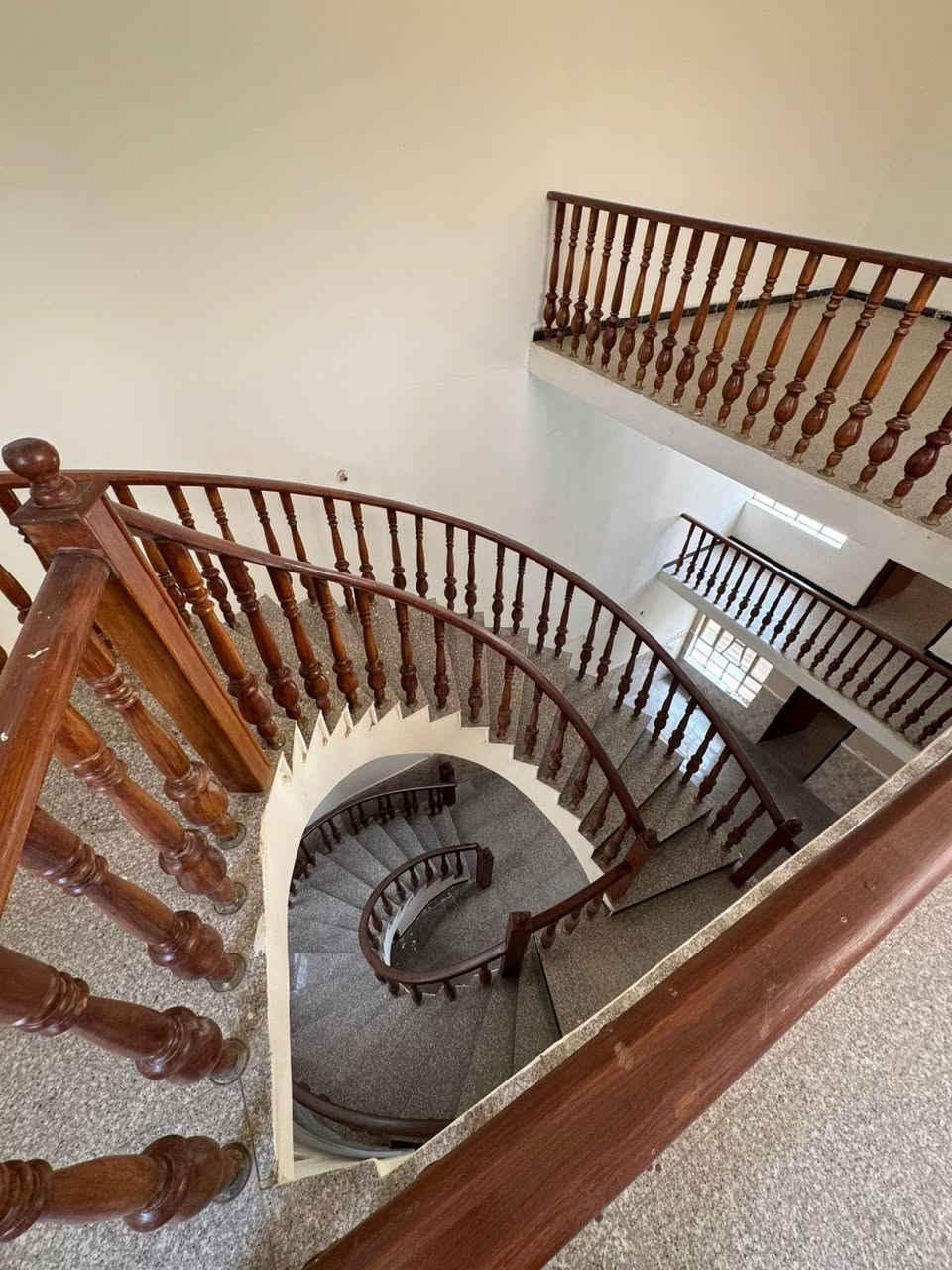 🏡 فرصة للبيع دار مميز جداً – جزيرة بغداد السياحية / الفحامة

✨ المساحة 320م
✨ بناء طابوق درجة أولى وتشطيب مرتب جداً

🔹 5 غرف نوم
🔹 استقبال واسع
🔹 مطبخ حار + مطبخ بارد
🔹 كراج كبير وحديقة🌳
🔹 بيتونة واسعة
🔹 سطح كامل

📍 موقع ممتاز جداً
يبعد فقط 20 متر عن الشارع التجاري الرئيسي
قريب من المدارس والمركز الصحي ومركز الشرطة

✅ مناسب للسكن العائلي الراقي
✅ منطقة هادئة وشارع تبليط 
💰 السعر: 380 مليون (قابل للتفاوض )

📄 سند 25 – طابو الأعظمية – ملك زراعي صرف

📞 سارع بالحجز ،اتصل الآن :***********

✨بيت مرتب… موقع راقٍ… وسعر منطقِ
