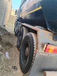 للبيع موديل 2007مسجله قاطره ومقطوره هزه جديده سنويه ل2031 ايطاليه بااس...