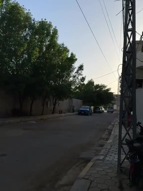 بيت
سلام عليكم بيت للبيع او قطعه للبيع
بيت مساحه 200واجه 8.75بيت قديم نبيع كاع
بيت طابو صرف بأسم شخص واحد 
تحويل ثاني يوم 
بيت مكانه جدا راقي وحي راقي هم مقابلك مدرسه يعني ولا احد كدامك لا بيت ولا شي 
شي مرتب وحلو 
مكان البيت كربلاء المقدسه حي ومضان مقابيل مكتبه قبس داخل الفرع
***********
‼️نبيع قطعه
