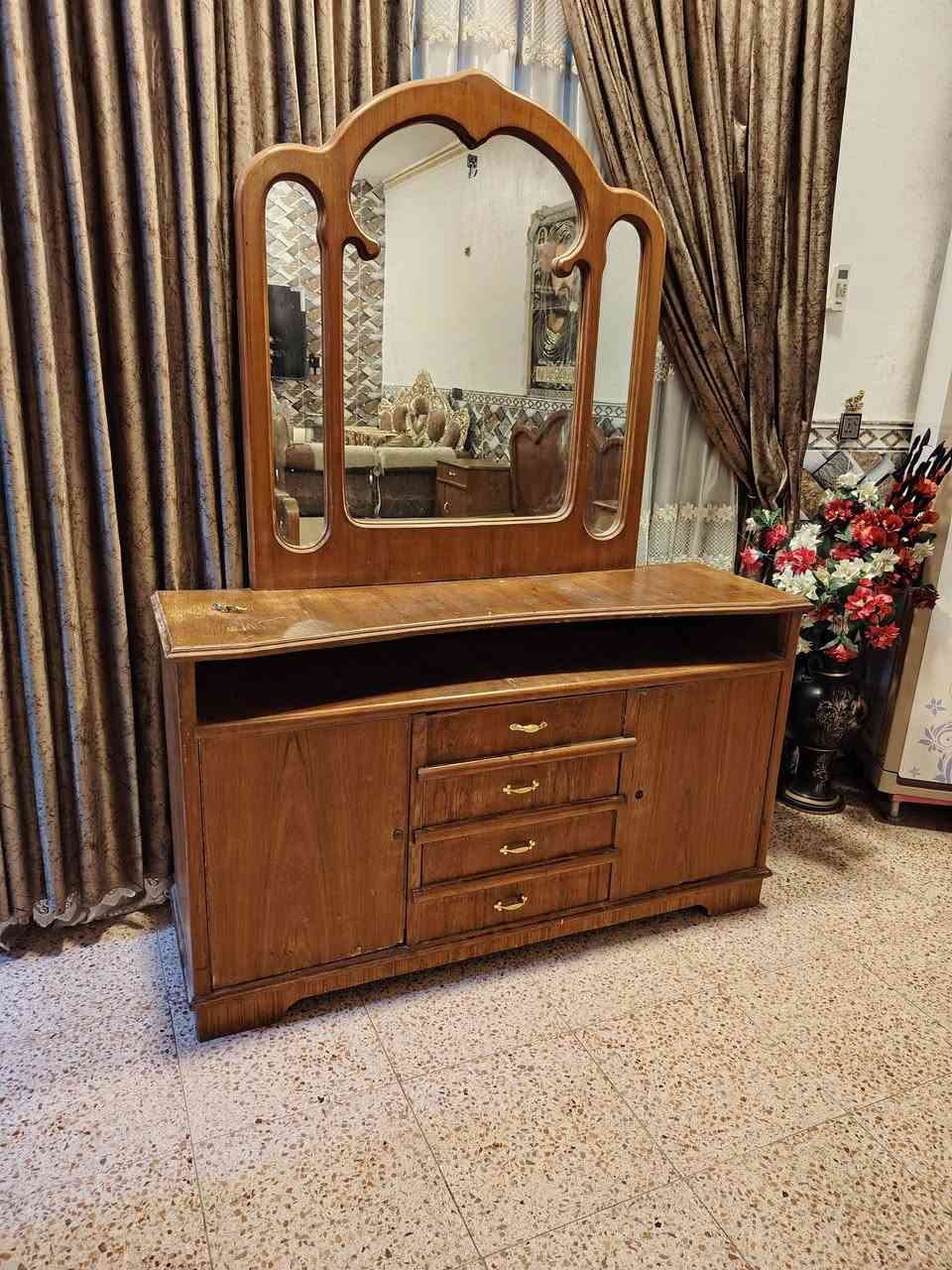 مکلف ب النشر غرفه نجاره تزکام صاج 6 ابواب للبیع مکانه کوت وای استفسار ع ***********
