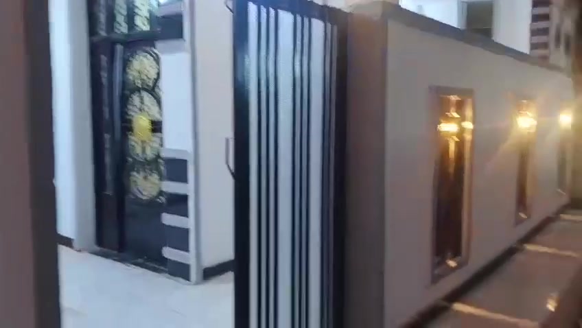 بيت مساحة ٢٠٠متر واجهيه ١٠نزال٢٠مطقة العريفيه ***********
