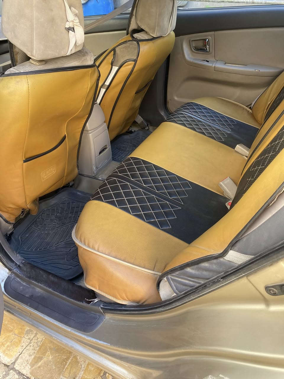 السلام عليكم كيا سبكترا ٢٠٠٩ ضربتهه جاملغ امامي الايمن بدون دواخل سياره ليبل واحد مامتعوبه رقم بغداد ب اسمي شرط التحويل السعر ٩٢$ وبيهه مجال بسيط للاستفسار***********
