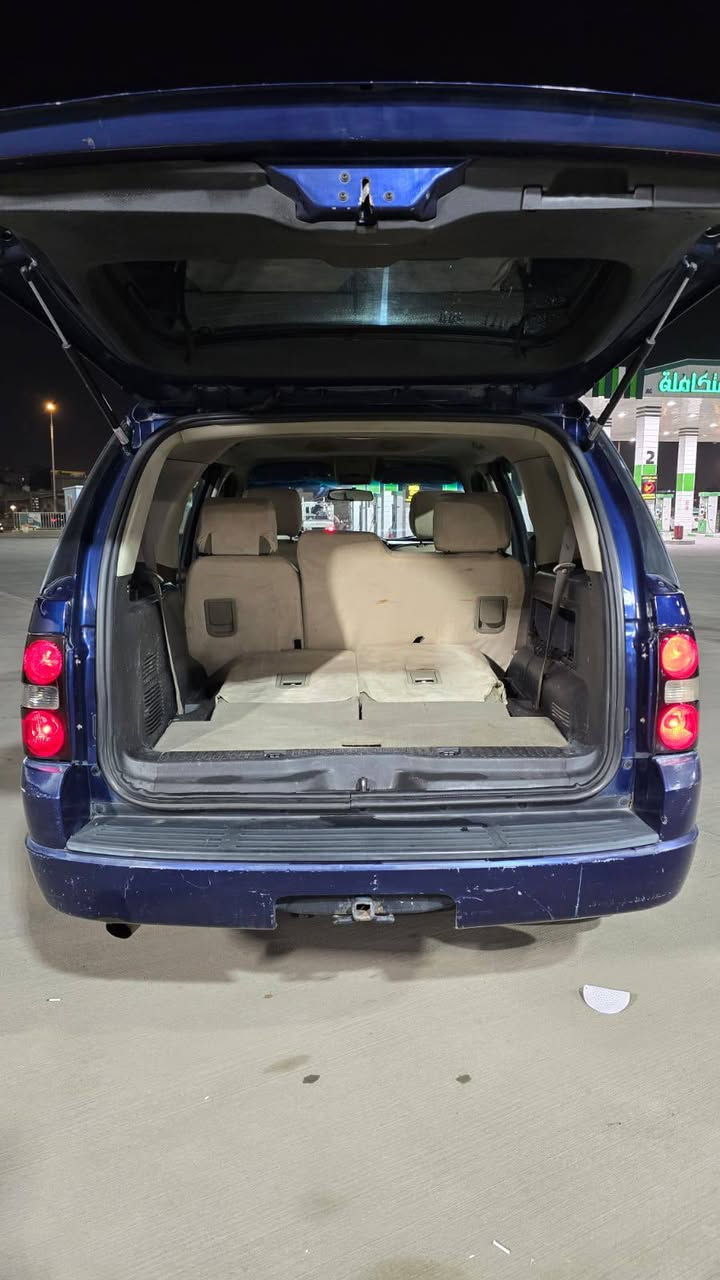 السلام عليكم للبيع او للمراوس
فورد اكسبلور موديل 2010 خليجي
 فول مواصفات عده فتحه كفاله عامه من صبغ 
7 راكب داخل بيجي محرك 6 سلندر 4.0 
تبريد 3 قطع مركزي سياره جديده تخم تاير جديد توه مشدود 
تبريد وتدفئه شغاله حداده ومكينه زكير بشرط بلكارتون سياره ع وضع شركه 
السعر 98 وبيها مجال قليل للشراي 
*********** الرقم بي واتساب واتصال
