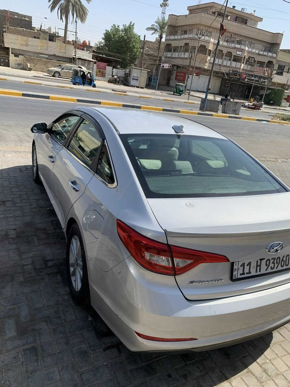 السلام عليكم 
سوناتا موديل 2015
السياره جاهزة ومابيها نقص 
كير مكينه تبريد مكفول حداديه تايرات كله جديد
داخل نظيف حادثها جاملغ امامي بدون دواخل موضح بالمنشور ماشيه68 رقم بغداد هزه وسنويه جديد باسمي 
السعر 122 مكاني بغداد 
***********
