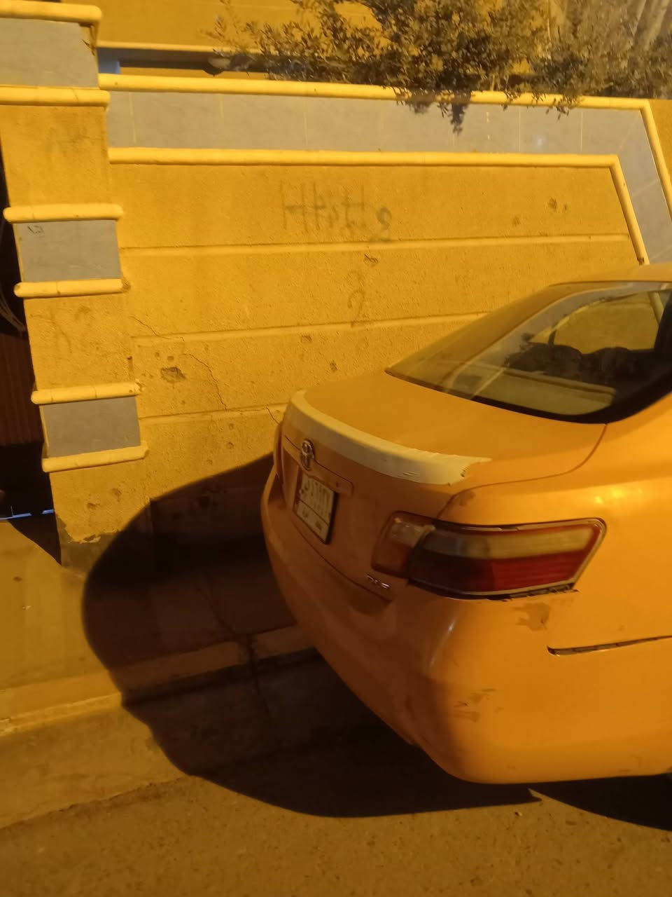 كامري موديل 2008.. للبيع.. السعر ٧٠..للاتصال***********...***********
