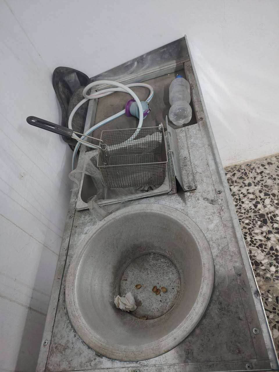 ميز طعام ويا 6 كراسي للبيع
قلايه فنكر مع قلايه فلافل مع قلايه بركر
بسعر مناسب للبيع تعال اتصال
***********
