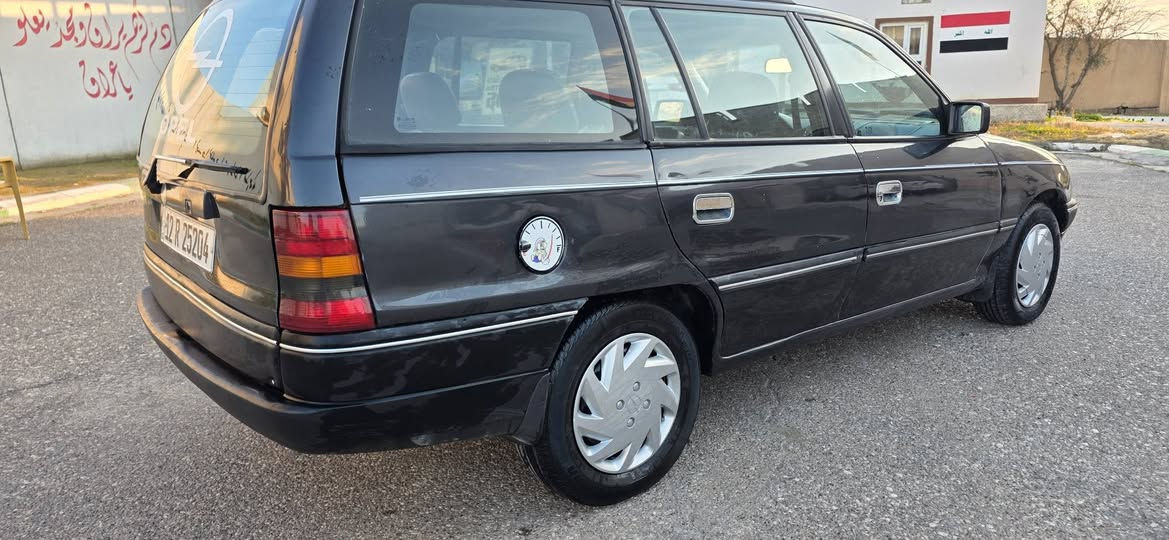 استرا موديل 96 حجم 20
سنويه جديده لل2031 شرط التحويل
كير ومكينه شرط بيها كابون بانزين ماستر
فول توماتيك بس كير عادي صبغ جماليه شرط مال تحويل طخم تاير جديد طخم الورا والكدام جديد ويرمنيه كلها شغاله 
العنون موصل حي الحدباء السعر 45
***********    ***********
