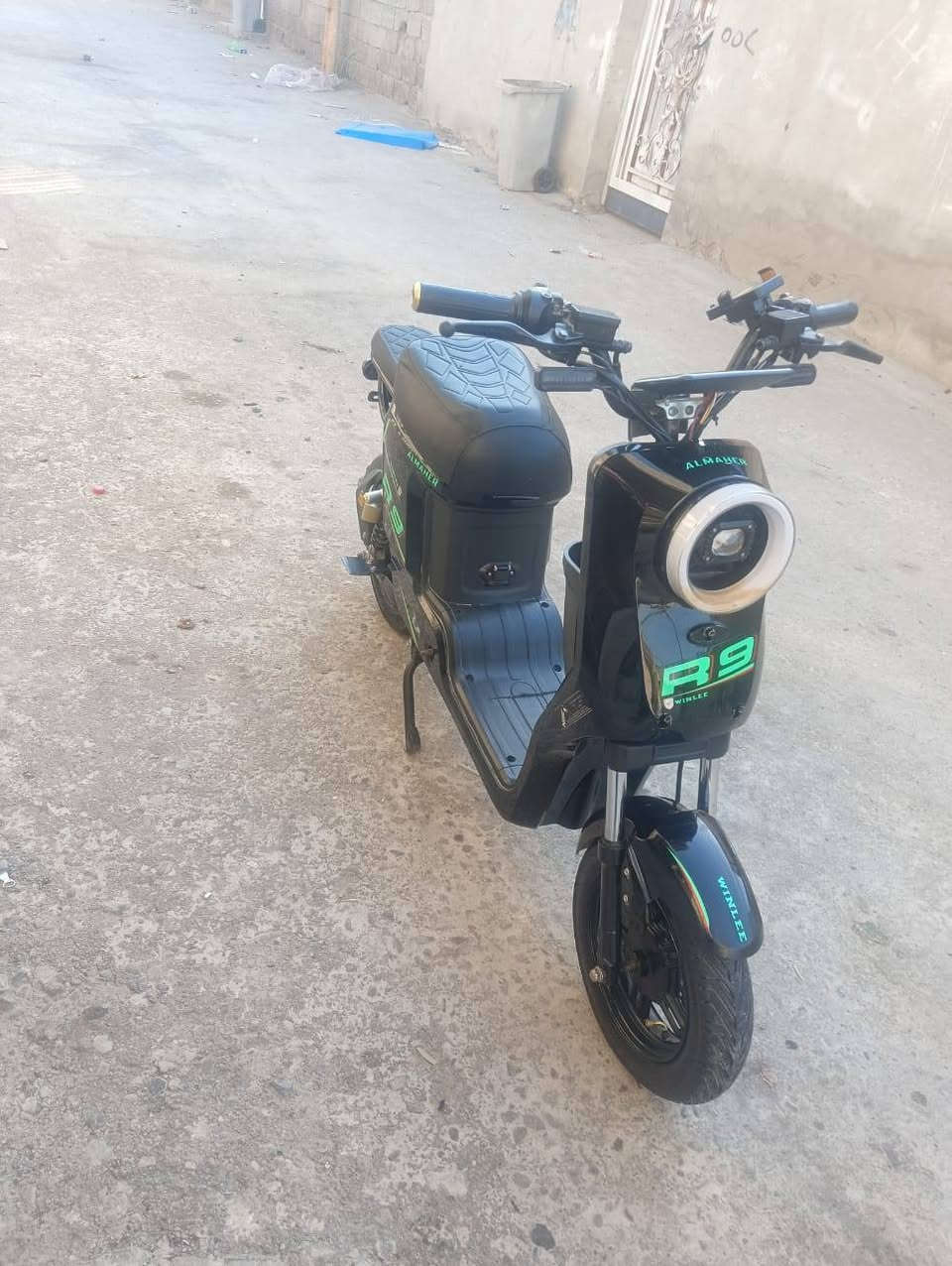 دراجه شحن ار 9 نظافه جيد بطاريات فول السعر 400 وفيها مجال عنوان بغداد جسر ديالى القديم***********9
