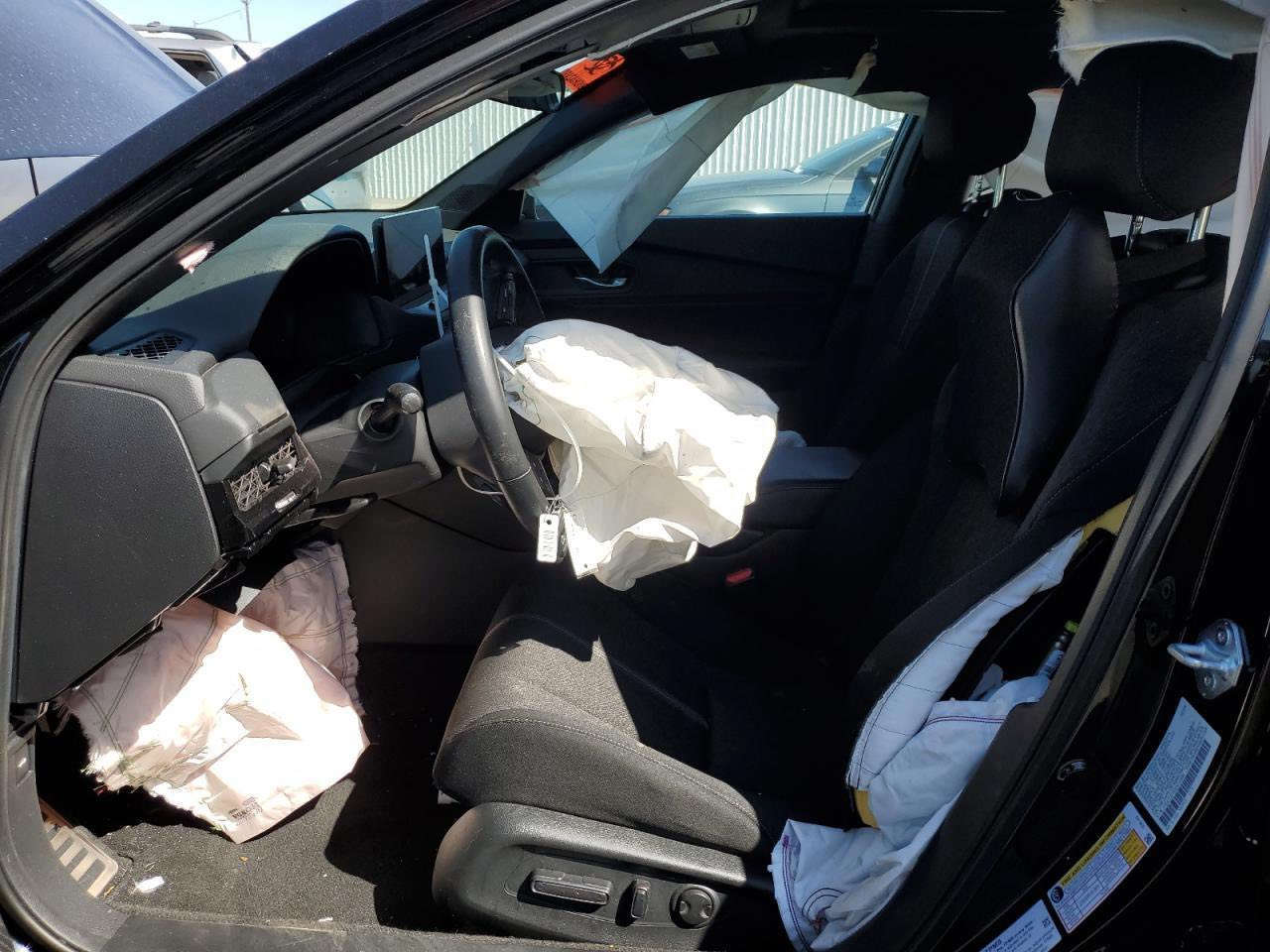 هوندا اكورد سبورت هايبرد
موديل ٢٠٢٥ 

بميناء ام قصر 

السيارة تشتغل

مواصفات السبورت المعروفة 

السعر ١٣٨ بيها مجال بسيط بدون كمرك وضريبة 

للاستفسار ***********
