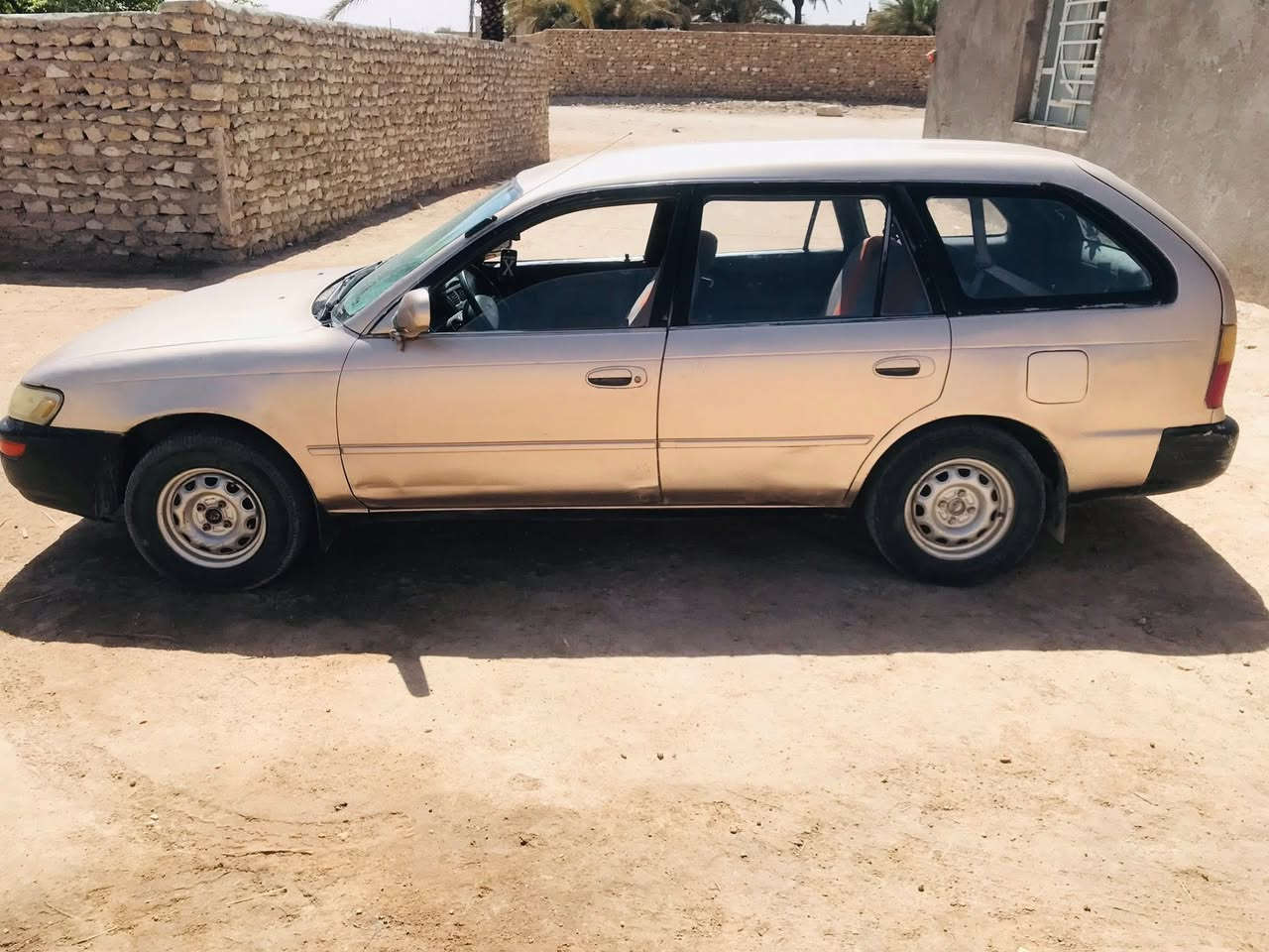 سلام عليكم
كورلا ستيشن موديل 1995
السيارة يسرة بلادي خليجي 
كير اوتماتيك محرك 1800 دبل كيس المرغوب 
رقم كربلاء انكليزي باسمي تحويل ثاني يوم هزة جديدة 
تبريد عاطل عوزها حدادية وترتيبات 
مكاني النجف الاشرف 
عارضها ب 43 وبيها مجال للشراي 
***********
