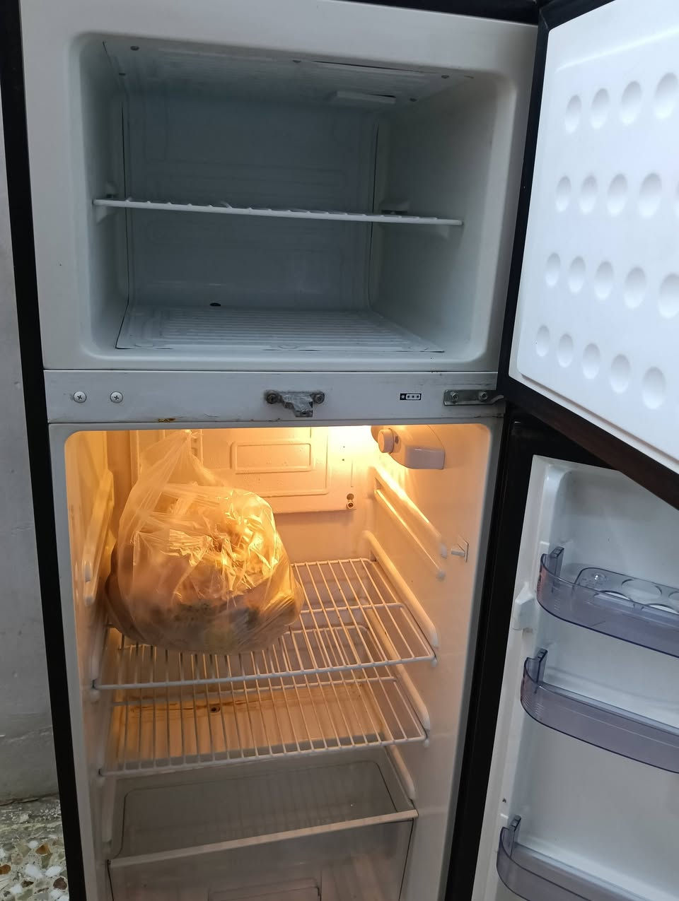 ثلاجة وصوبه زيتيه


**إذا كنت صاحب هذا الإعلان وتريد حذفه لأي سبب، رجاءا أرسل رسالة إلى الدعم الفني**