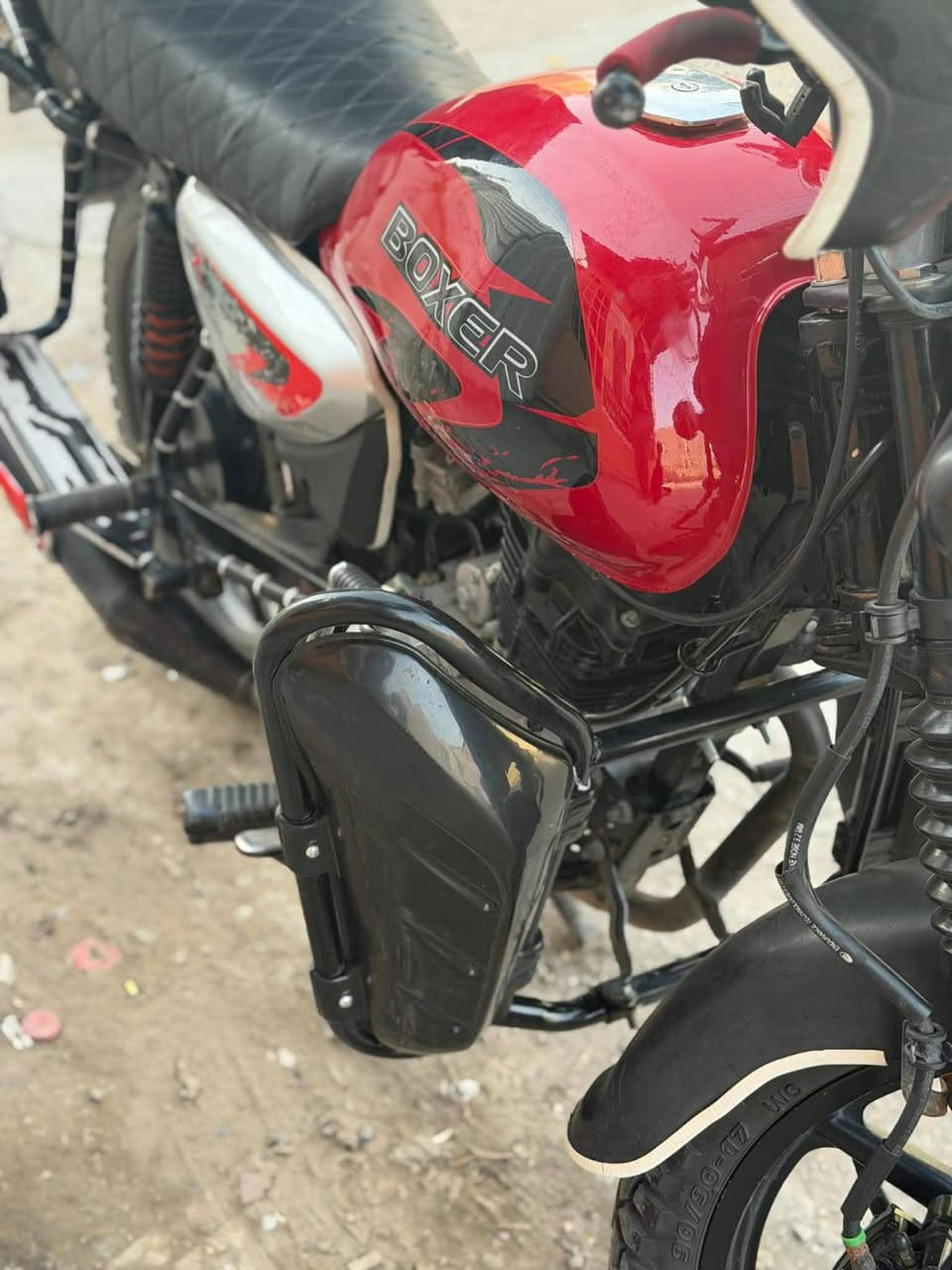 بوكسر للبيع موديل ،22
دراجه مثل مواضحه بل صوره ربع متصرف عليها كبل لشغل
سنويه بسمي تحويل ثاني يوم رقم انكليزي 
السعر مليونين ٤٠٠ وبيها مجال  
مكاني بغداد زعفرانيه 
***********
