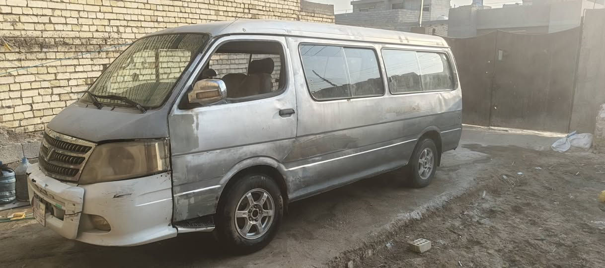 سلام عليكم سياره فتون ٢٠١٠ بسمي رقم نكليزي كامله مكمله تعمير جديد بدون صبغ بس اساس حتلو مروس ***********
