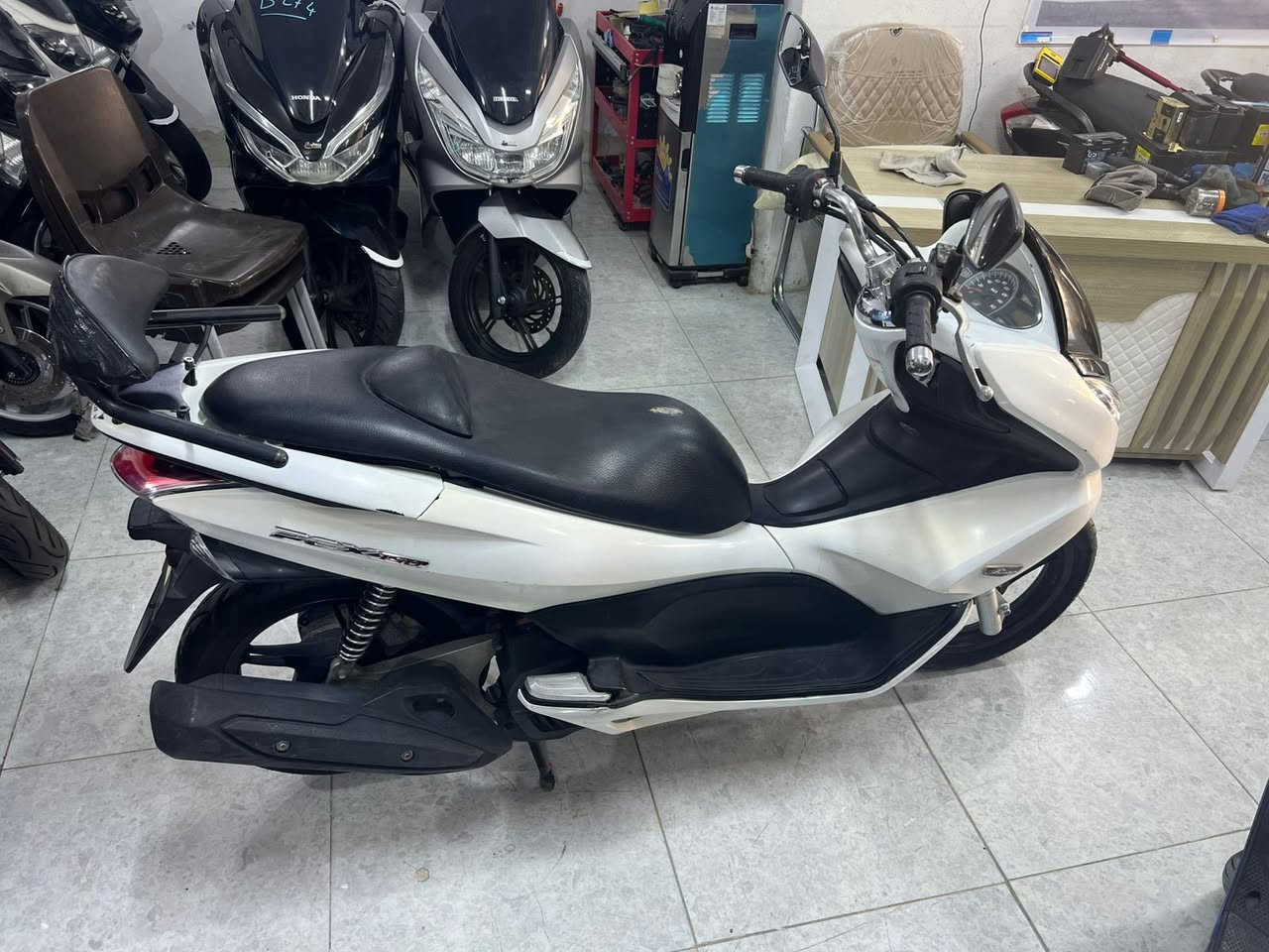 #بي_سي_أكس_جيل_اول _ ياباني أصلي 🇯🇵👍 
البيع نقد والأقساط 👉
مصرف الرافدين فقط👉
مواظف ومنتسب 👉
استقطاع الاكتروني بدون مقدمه👉
بحالة الوكالة 👍
شرط الضمان 💯💯
نظافه فول 💯💯👍
حساس ازدحام A 🚦
استان صفح كهربائي
محرك150 C
مكاني كربلاء قضاء طويريج حي الجمعيه 👉
***********☎️واتساب 
***********☎️بدون واتساب 
أخوكم حيدر السعدي 
اخوتي الغوالي إتصال فقط ربي يحفظكم ويرعاكم
