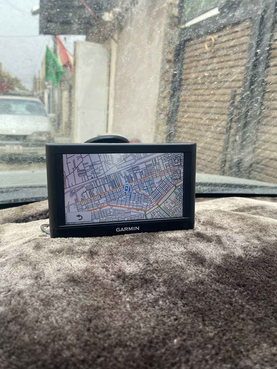 السلام عليكم ورحمة الله وبركاته،
متوفر للبيع أجهزة جارمن (Garmin) الأصلية، المعروفة بدقتها وقوة تحملها، مثالية للسفر والرحلات البرية والطرق الطويلة.
📋 تفاصيل ومواصفات الأجهزة:
• الحالة: مستعملة ونظيفة جداً (كما هو موضح في الصور).
• الخرائط: جميع الأجهزة منصب عليها خارطة الشرق الأوسط كاملة ومحدثة.
• المميزات:
• واجهة سهلة الاستخدام تدعم اللغة العربية.
• توجيه صوتي دقيق (عربي/إنجليزي).
• تحديد المواقع والسرعة بدقة عالية عبر الأقمار الصناعية (لا يحتاج إنترنت).
• تحتوي على قاعدة بيانات واسعة للمواقع المهمة (محطات وقود، مطاعم، مستشفيات).


**إذا كنت صاحب هذا الإعلان وتريد حذفه لأي سبب، رجاءا أرسل رسالة إلى الدعم الفني**