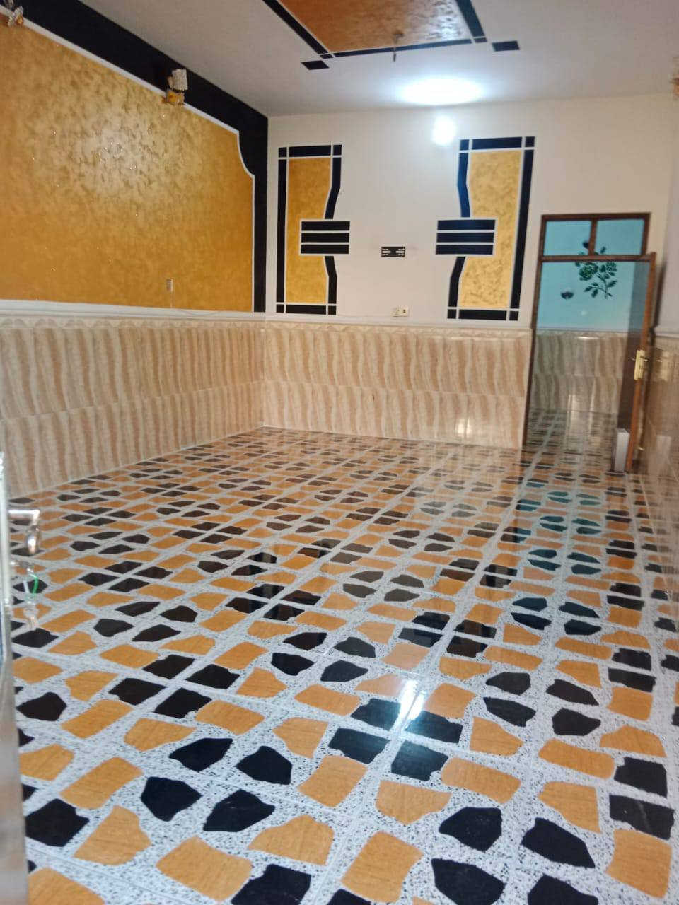 بيت لليجار مساحه 225 الرمادي حي الجمعيه قرب مطعم حجي زياد وقرب جامع اهل البيت للستفسار اتصل على رقم ***********
