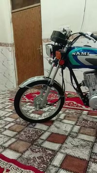 دراجه للبيع بلاديه وجديده صارله شهرين طالعه من الوكيل مكفوله 077609835...