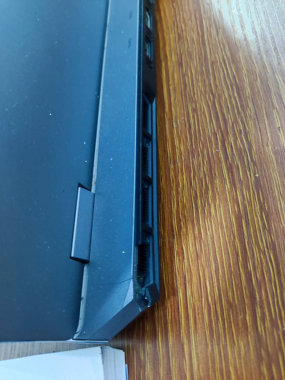 💻 Lenovo LOQ 15IRX9 – أداء قوي وسعر مناسب 🔥
🔹 CPU: Intel Core i7-13650HX
🔹 GPU: NVIDIA RTX 4050 6GB
🔹 RAM: 24GB
🔹 Storage: 512GB SSD
🔹 Display: 15.6” FHD
🔹 Battery: 4-Cell 60Wh
✨ الجهاز سريع جدًا ومناسب للألعاب 🎮
والتصميم 🎨 والبرامج الثقيلة بدون أي مشاكل.
📌 ملاحظة مهمّة:
يوجد كسر / فطر بسيط بالهيكل الخارجي فقط مثل ما موضح بالصورة،
ما يأثر نهائيًا على الأداء أو الاستخدام والجهاز شغال 100%.
📩 للاستفسار مراسلة خاص
او على هذا الرقم «***********»
