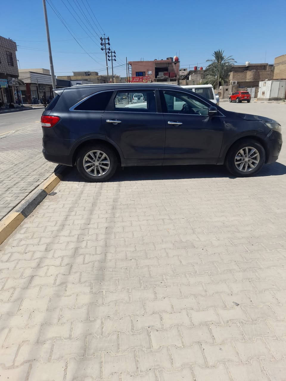 كيا سورنتو وارد امريكي موديل 2018 ماشيه 90 الف  حادثها جاملغ ونص البنيد فقط مكينه جي دي اي 4 سلندر رقم واسط جديد بسمي سنويه جديده المكان كوت الكفاءات شارع الكراج للاتصال *********** السعر 150 ورقه
