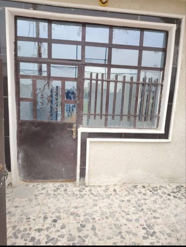 بيت 100 متر مربع منطقة بلقيس بجانب المنتزة ومقابيله رئستآ ملعب بلقيس موقع حلو
يحتوي على غرفة 4بـ5
الاستقبال 7بـ5 
مطبخ سيراميك
حمام سيراميك
سطح شتايكر
ارضية كاشي
بيت اعلى من الشارع اربع بايات
بيت ما ناقصة اي شي
السعر 50 وبي مجال
هاتف :- ***********
