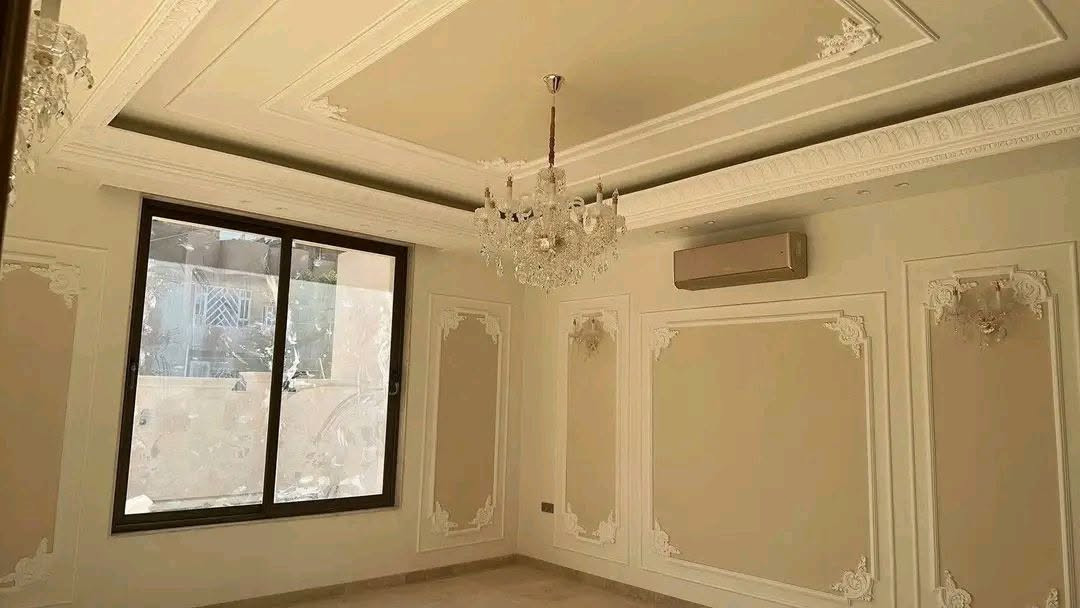 كادر صبغ متفرغ متواجد  خاص او تصل   
ــــــــــــــــــــــــــــــــــــــــــــــــــــــ
صباغ ابواب وشبابيك / واجهات منازل / ترميم كافه المنازل / طلس ورق جدران /  صبغ بنايات خارج ودأخل المنازل / صبغ معالج للرطوبه  / تصليح جص بورك / صبغ غرف نوم وغرف   اطفال متفرغ ***********
