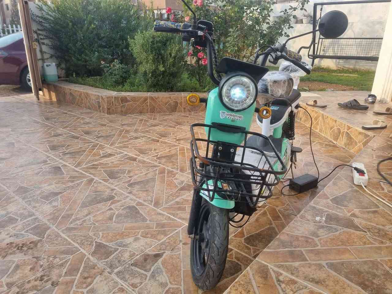 دراجه شحن للبيع مابي عيب بشرط سعر ١٧٥ وبي مجال
