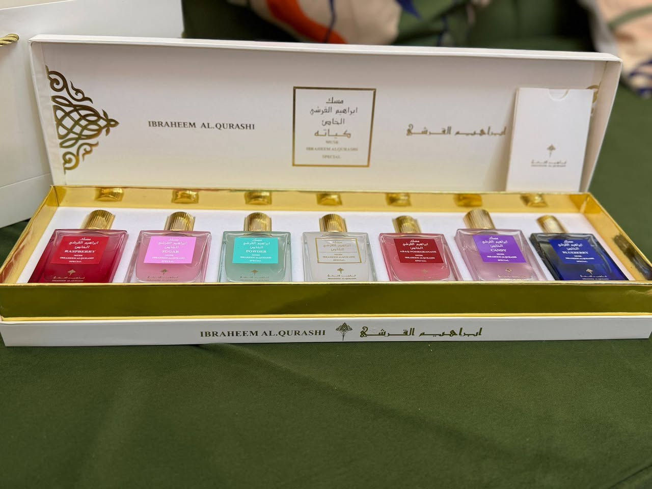 السلام عليكم عطور ثباتيه مركزه يجيك بكج كامل مع التوصيل سعره ٣٥ ألف ثباتيه ٤٨ ساعه عطور جدا راقيه وماركه إبراهيم القريشي معروف بعد وعليهن عرض فتره محدوده وأسعار جدا مناسبه مع لتوصيل لتواصل واتساب ***********
