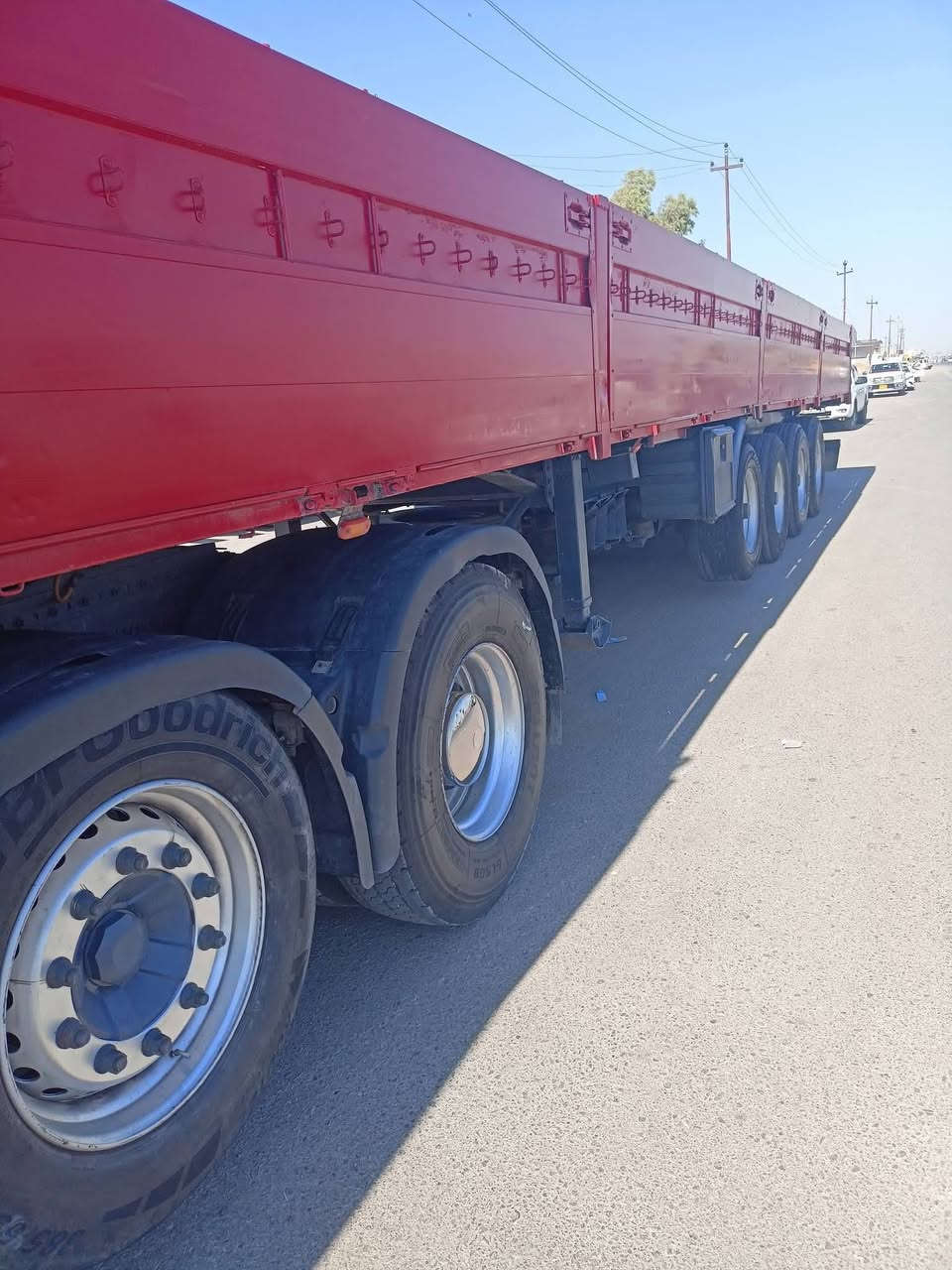 فالفو سنكل للبيع 2003 حجم420 رقم كركوك دولي مربوطة وراها عربانة اوربية 4 محاور تك المحرك بي بخار بدون تنقيص شاصي كير بالشرط خابر على *********** بالدوز سليمان بيك
