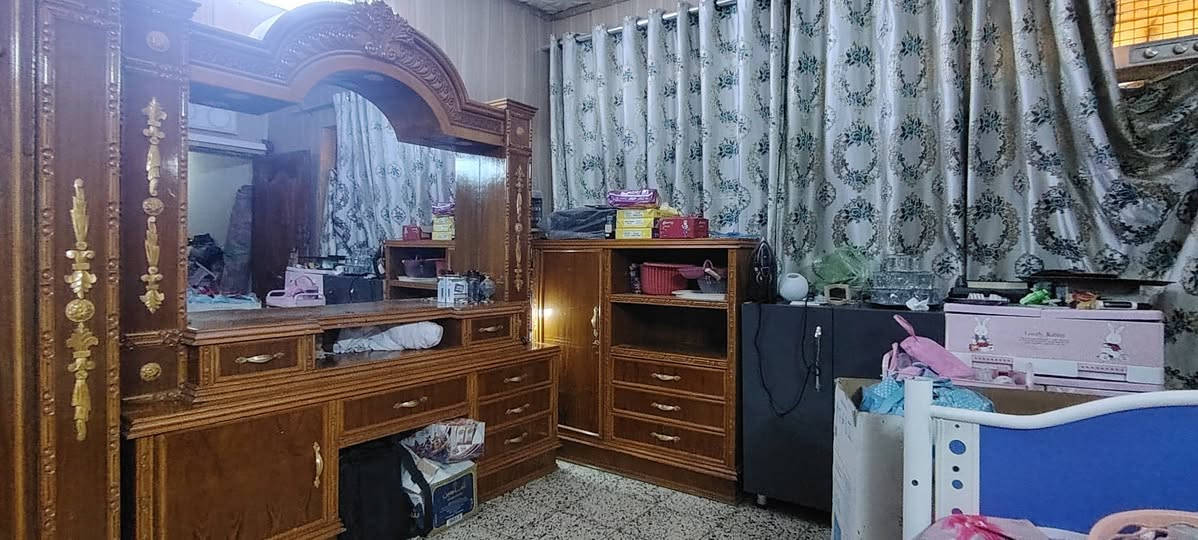غرفة خشب مستعمله للبيع *********** الموقع الغزالية السعر مليون اوسبعمية اوبيها مجال
