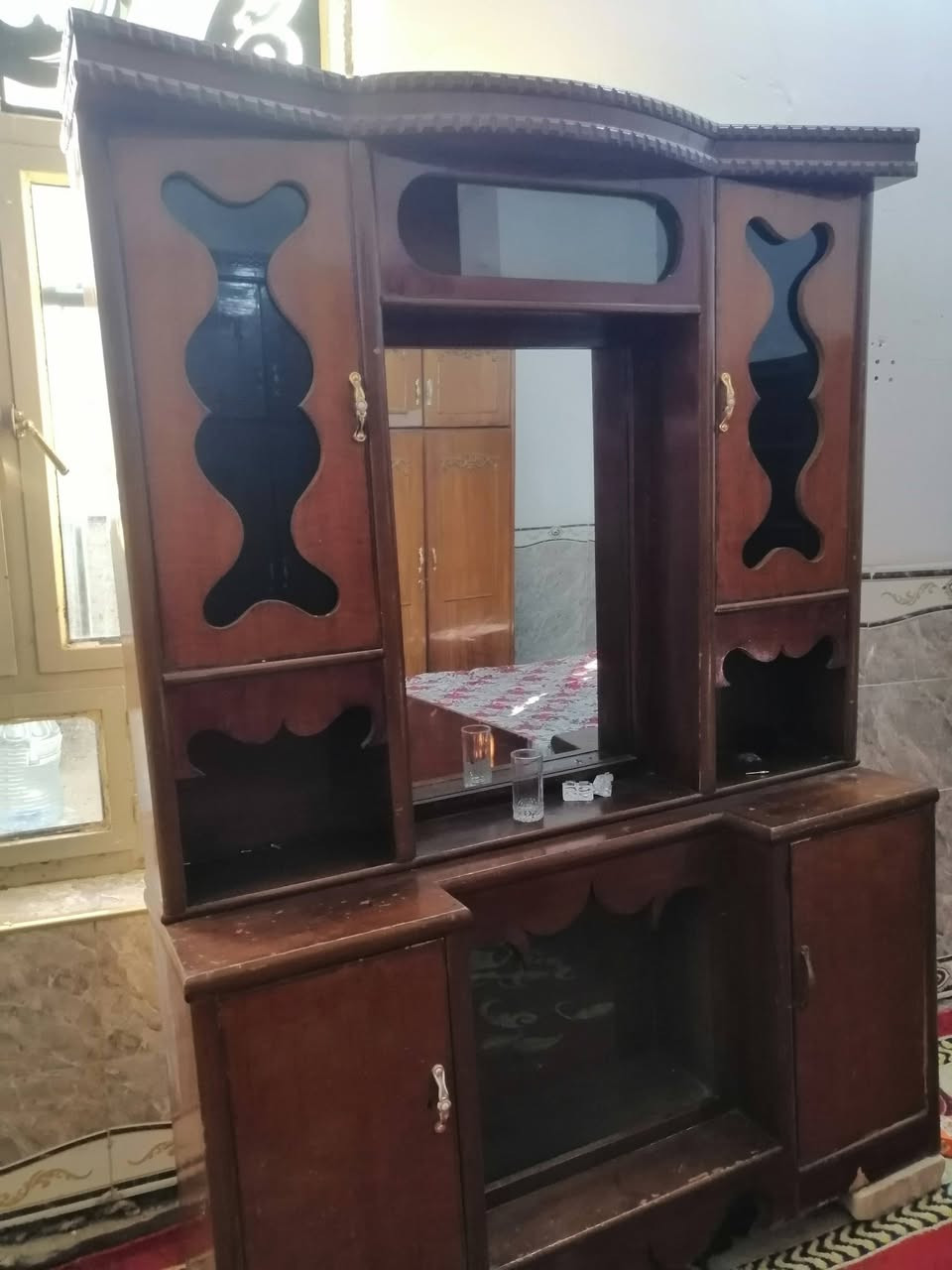 قرفت اخشاب للبيع السعر 700 وبيه مجال رقم الهاتف *********** المكان الصوفيه خلف مجمع السلام
