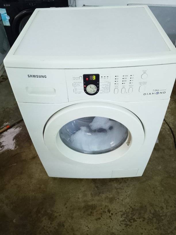 غسالة ملابس سامسونك شرط الشغل للبيع للتواصل *********** يوجد واتس آب
