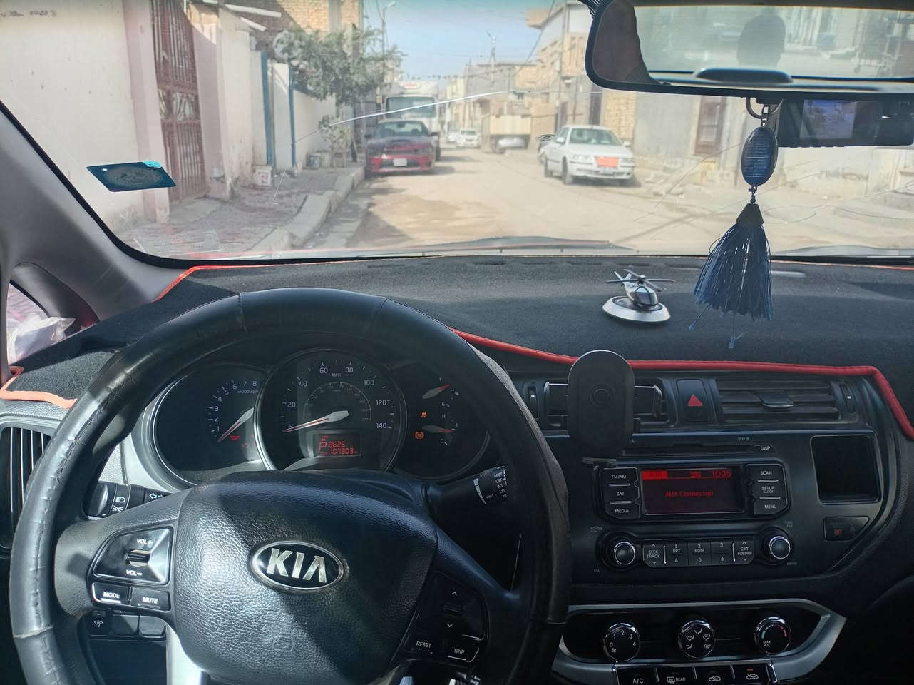 السلام عليكم
🚘كيا ريو 2015  بأسمي رقم  ذي قار ،  تخم تاير  ،  كير نظيف جدا مكينة شد جديد   ،   تحكم ستيرن  ،  مقلل صرف الوقود  ، 
لايت زنون شمسي عالي ناصي
📸صور وسونار داخل المنشور 
ذي قار قضاء النصر (السعر 85وبيه مجال
للأستفسار اتصال واتساب 
***********
