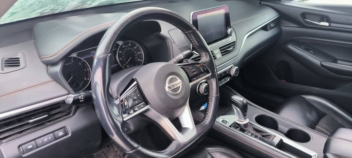 السلام عليكم للبيع           ***********
نيسان التيما 2021/ اللون اسود قطران 👑
السياره فول مواصفات 1/1 /   +SR
سياره سنوية جديد تحويل وكاله شرط
تحكمات ستيرن جهتين /شاشة ترحيب /بصمة تشغيل 
بصمة ابواب /شفاء ستيرن /رادارات 360°
رادار خلفي (وقوف ذاتي ) /رادار امامي /رادار جانبي
كشنات جلد/كشنات كهربائي/كشنات تدفئه 
تشغيل عن بعد/سلايد فول (فتحة سقف)
ويل حجم 19 كروم / لدات امامي و خلفي 
كامره خلفيه /حساس خلفي 
السياره ماشاءالله حلو  
{ موقع السياره قضاء بردرش او عقره قریب من موصل }   
(السياره وارد امريكي صور  موجود بلمنشور)
( السياره ما بیها صبوغ نهائیا و بدون ارباك )
السعر158 و بيها مجال جوه سوكها رقم تلفون *********** شيخان, نينوى
