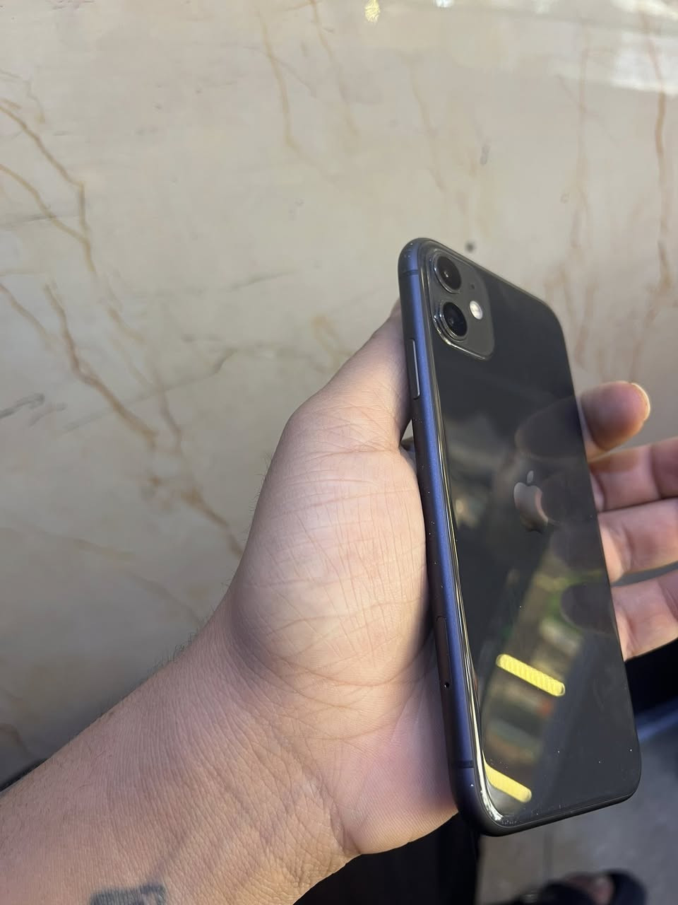 .
ايفون 11 عربي شرق اوسط
بطاريه 93 
جهاز ستعمال كلش قليل 
نضافته 100/100
جهاز تجيب وياك كلاثه اهل صيانه 
جهاز وتر ممفتوح مشايف تصليح 
بوضع الوكاله ذاكرته 64 
سعره 280 الف 
عنواني بغداد ***********
