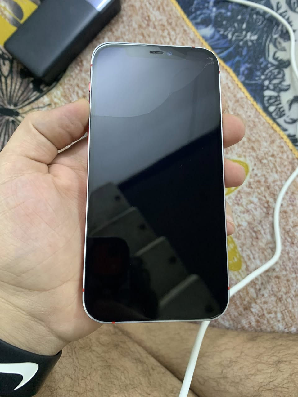السلام عليكم 
IPhone 12 عـادي
البطاريه/ 84 ⚡️
الـذاكره / 128
الجهاز غير مستبدل اي قطعه فَقط الشاشه مفطوره 
السعر تفليش 180


**إذا كنت صاحب هذا الإعلان وتريد حذفه لأي سبب، رجاءا أرسل رسالة إلى الدعم الفني**
