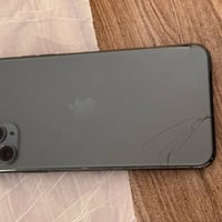 …آيفون 11برو ماكس ذاكرة 256 زيتوني شاشه بلاديه مبدله بطارية اصليه جهاز...